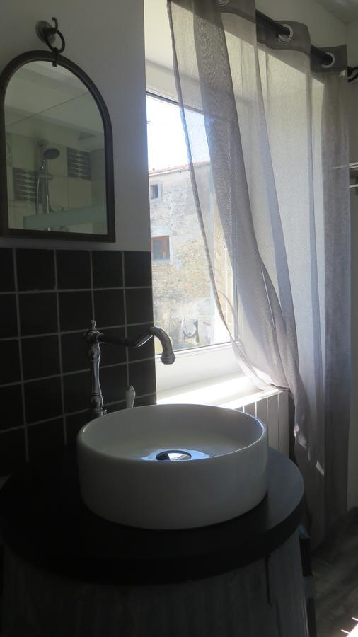 A La Belle Histoire Bed & Breakfast Chateauneuf-sur-Isere Exterior photo